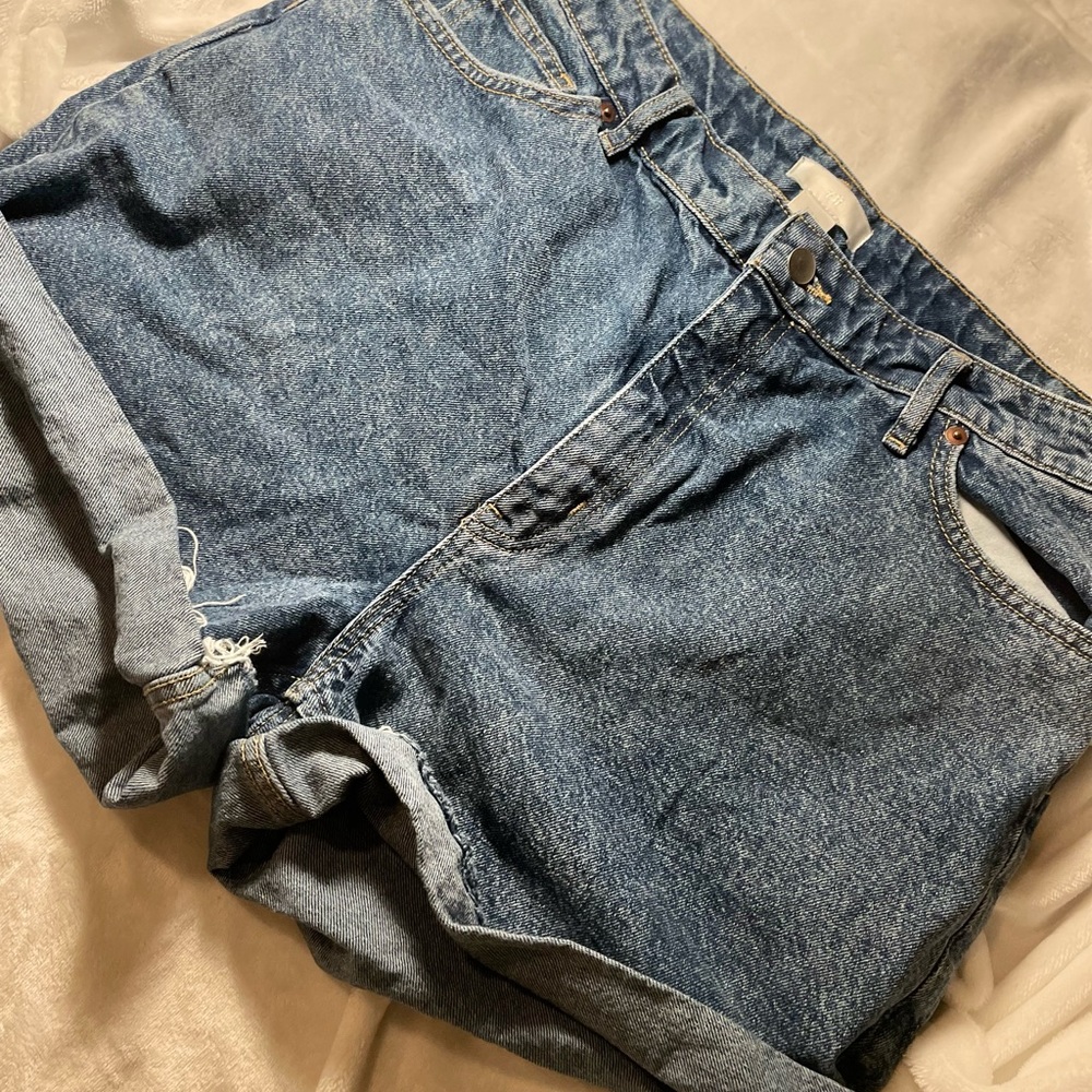 H&M, plus size 14, dark wash jean shorts